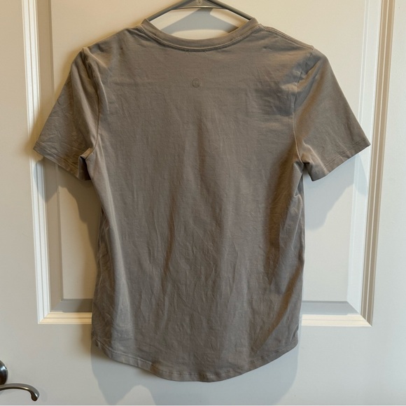 Lululemon Full Length Tee - Picture 2 of 3